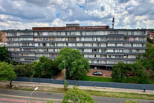 This original 2.5-bedroom, 1.5-bathroom apartment with a lock-up garage has a kitchen ...