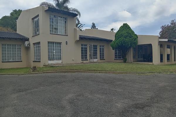 Zoned for business 4.

This exceptional office property in Woodmead offers a prime location with prominent main road exposure ...