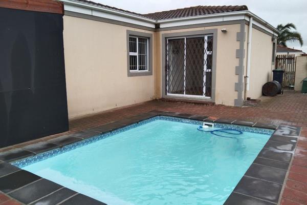 Situated very centrally in Zonnendal Kraaifontein, close to schools, shops and easy access to main routes. The home is neat and ...