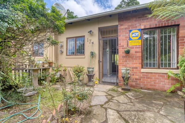 Unveiling a stunning, two-bedroom simplex in a sought-after complex in the heart of Pinetown. This treasure of a home, priced at ...