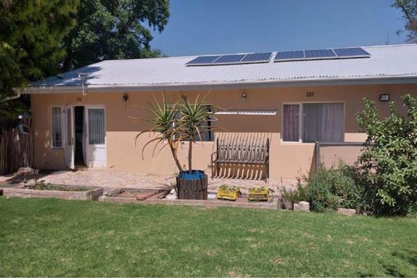 Nestled in the serene countryside of Porterville, Western Cape, this charming 3-bedroom, 2-bathroom house offers the perfect blend of ...