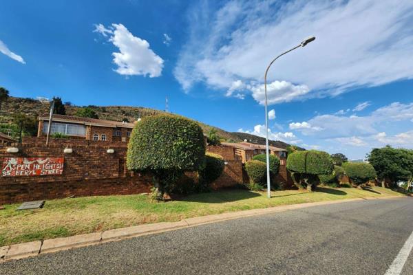 This is 246 m2 of fine luxury habitation with amazing views and the feel of a homely environment. This is calling your family name. It ...