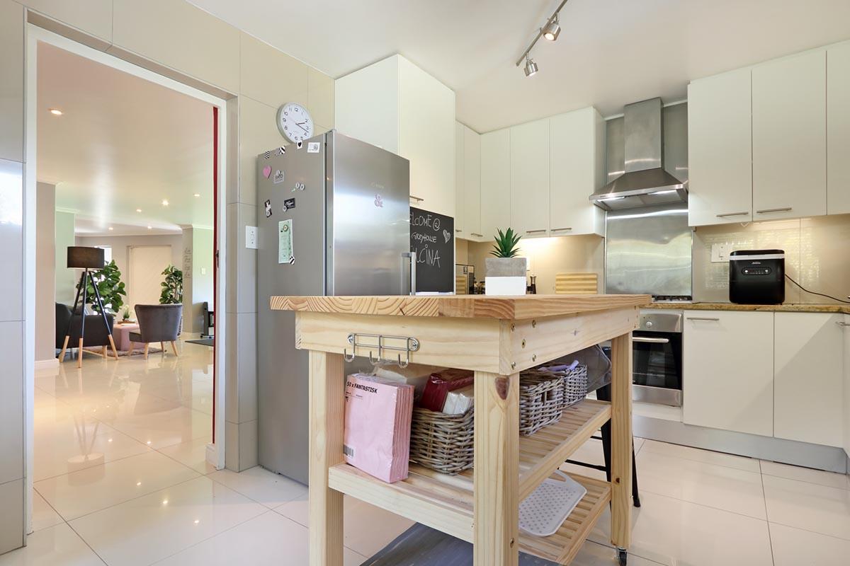 Photo of 4 Bedroom House to rent in Hout Bay Central