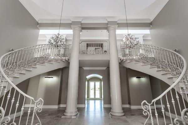 Welcome to this opulent semi-furnished double story 5 bed cluster located in an exclusive guarded small estate.
Enter into the ...