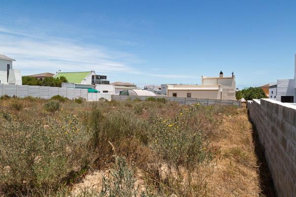 North Facing!
This beautiful piece of land is situated in the heart of Myburgh Park.
It is within easy access to Langebaan Lagoon ...