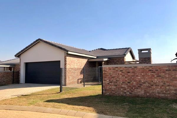 Located in a tree rich complex in Baillie Park, this brand new home is a fantastic opportunity to settle down with a family in a secure ...