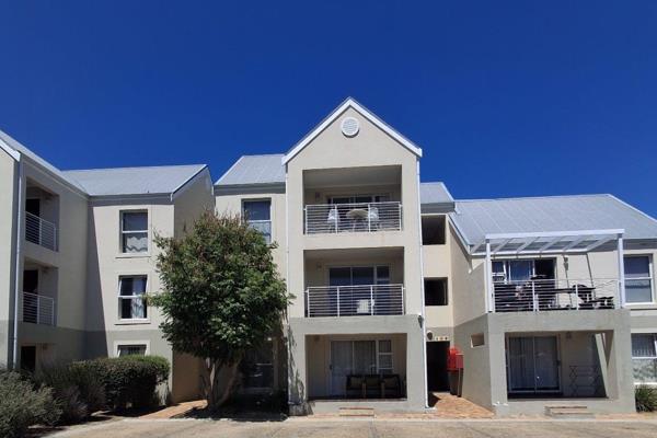 Discover comfortable living in this secure, first floor apartment in Strand. Enjoy two bedrooms, a full bathroom, and an airy open-plan ...