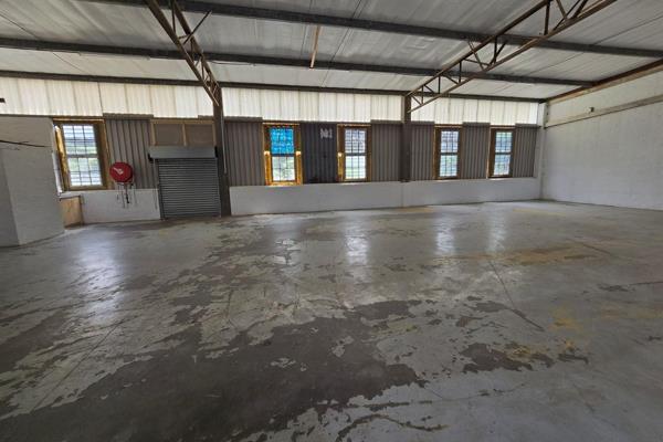 Discover this versatile 255m2 industrial unit located in a well-secured business park in Tongaat. Offering an efficient layout and ...