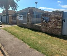 Townhouse for sale in Bothasrus