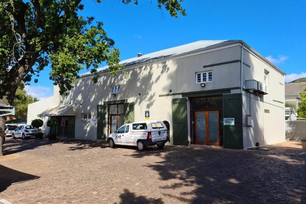 Prime location situated in Lemoenkloof above the main road. Great investment opportunity ...