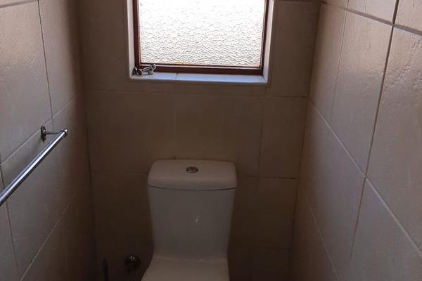 1 Bedroom Flat (no.5) to let in Vredenburg
Furnished flat available to let, water included. Prepaid electricity.
Flat is walking ...