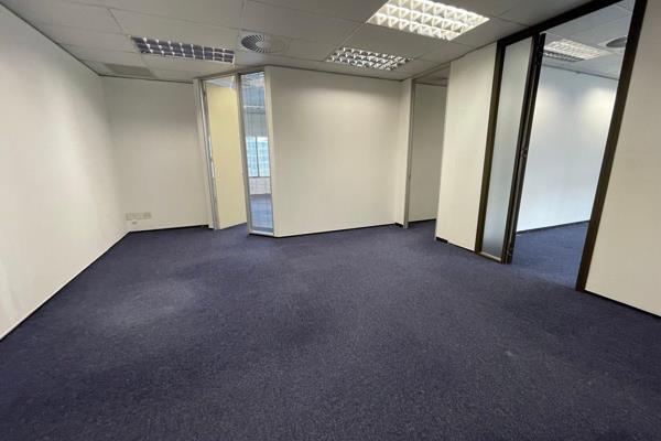 Located in the heart of Killarney, this expansive 250m2 office offers a flexible and ...