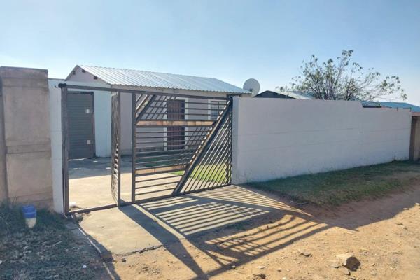 RDP House ready for a start up family to move in immediately. 

Water is included in rental, Electricity is pre-paid.  

Contact Me ...