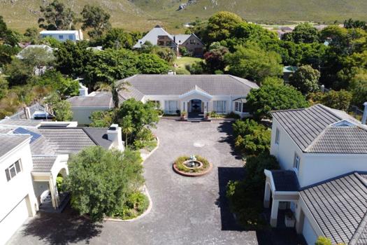 3 Bedroom House for sale in Kleinmond Central