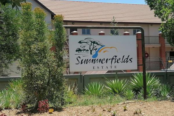 Two bedroom Ground floor Apartment for rent at Summerfield Kosmosdal.
*Tiled open plan lounge leading to the kitchen.
*Two family ...