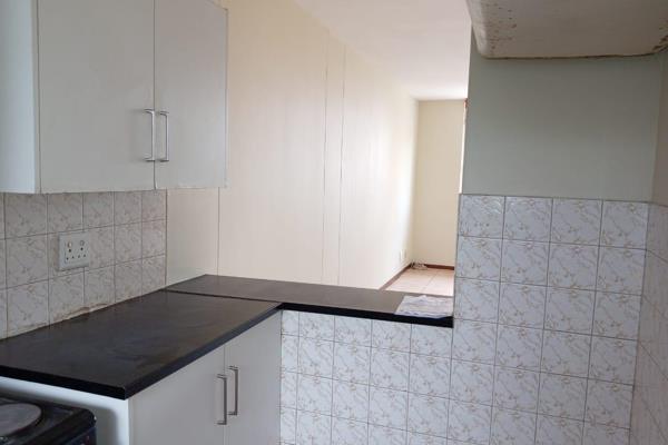 Kitchen

Bathroom

Living area 

Close to shops and public transport	

Located close to ...