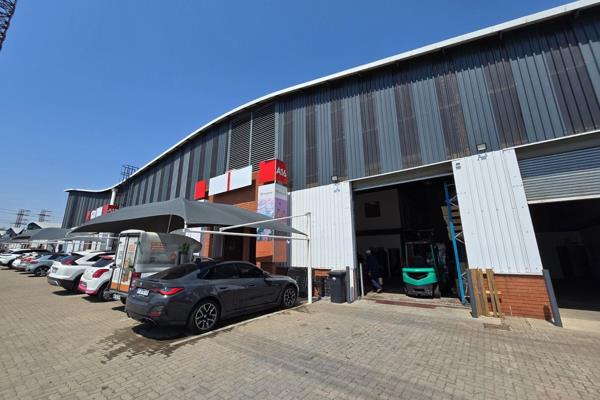 Explore this exceptional 284m2 industrial unit for rent in Meadowdale, Germiston ...