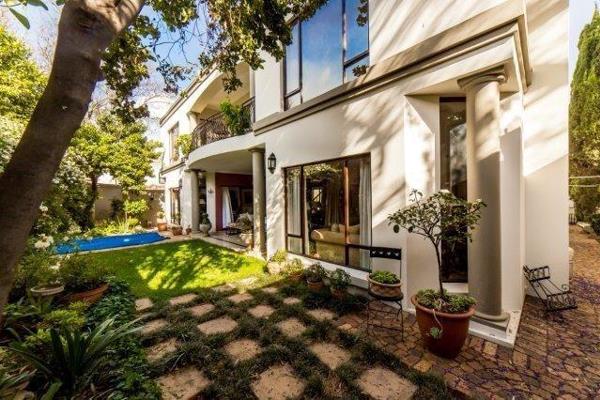 This Cluster is situated in the amazing upmarket and classy suburb of Bryanston with lots of good schools, shopping centres and sports ...