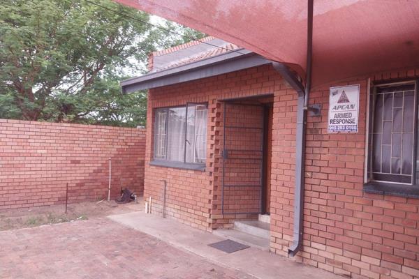 This lovely 2-bedroom townhouse in Annandale, Polokwane, offers modern living in a secure and convenient location, perfect for a small ...