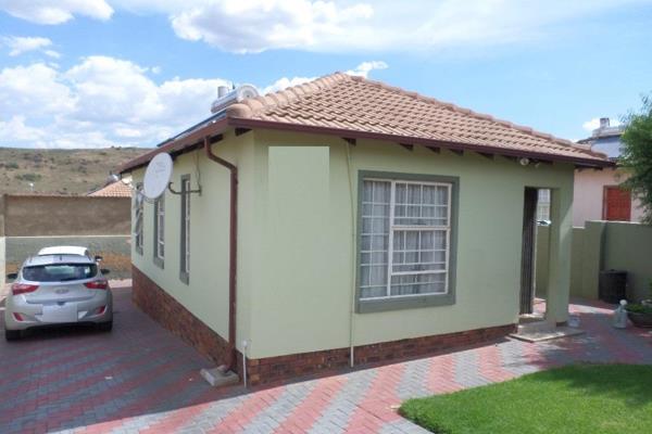 This lovely 3-bedroom house for rent in Atteridgeville is perfect for those seeking comfort and convenience. The property features an ...