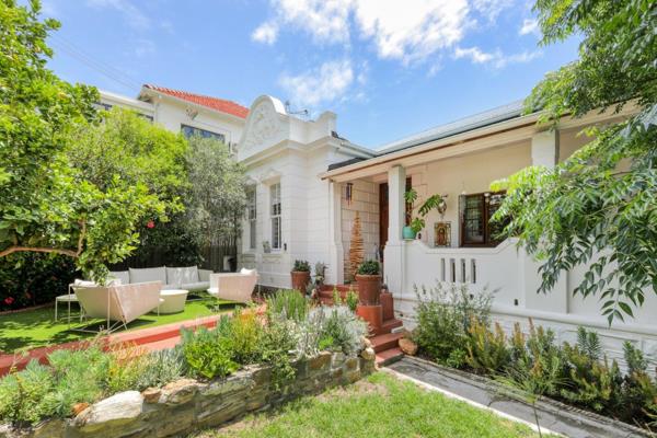 Quay 1 International is excited to showcase this gorgeous Victorian charm!

This delightful property in the sought-after suburb of ...