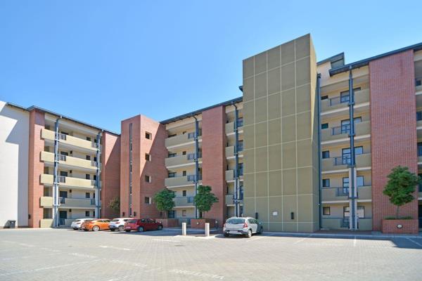 Apply Online Now!

Welcome to this secure and conveniently located complex in Ferndale, Randburg, offering 24-hour security and strict ...