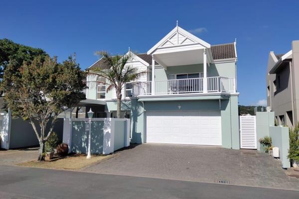 SOLE MANDATE
Elegant Family Home in the Exclusive Royal Alfred Marina Estate
Nestled ...