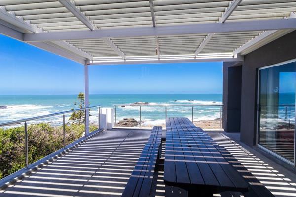 Dual mandate. This luxurious Villa is positioned on the Atlantic Ocean in Yzerfontein ...