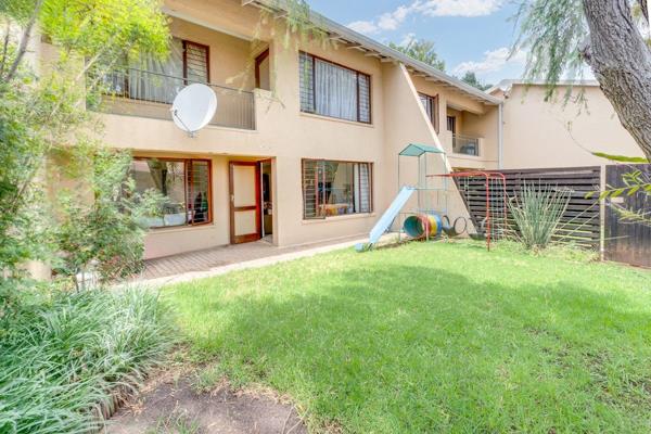 Perfect starter home for a smaller family. This Malanshof townhouse offers convenient access to top Afrikaans schools. Ground floor ...