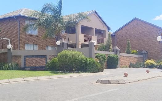 2 Bedroom Apartment / Flat for sale in Amberfield