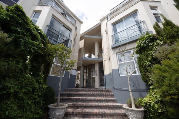 Nestled in the heart of Vredehoek, this charming first-floor apartment in the beautifully maintained Fairville Manor complex is ...