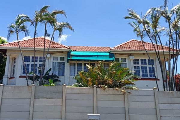 This small complex in  the heart of Umkomaas overlooking the sea, is made up of three ...