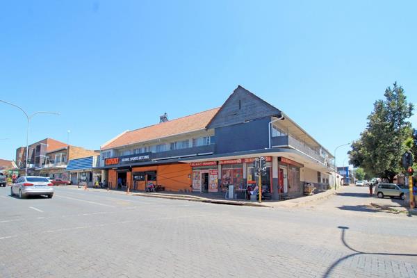 SELLLER ASKING PRICE R 7000 000 (NEGOTIABLE)
 
Located on the bustling High Street, this prime commercial property offers unparalleled ...