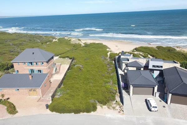 Stunning Prime 810m&#178; Beachfront Stand in Witsand!!
*Exclusive Mandate

Discover ...