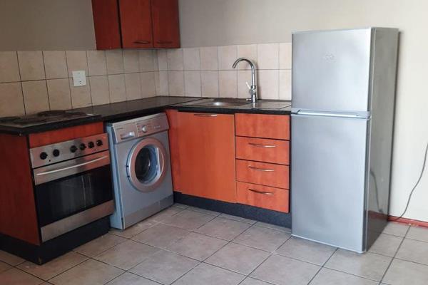 A sharing bachelor unit is available now at 100 Jorissen @ R3500 per person. Space for two people, this bachelor is ideal for students ...