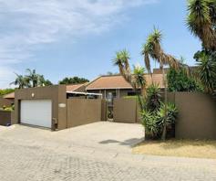 Townhouse for sale in Douglasdale