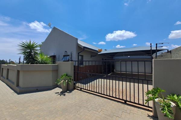 DREAM LIFE PROPERTIES SOLE AND EXCLUSIVE MANDATE

This stunning 3-bedroom, 2-bathroom home in the highly sought-after Roodepark Eco ...