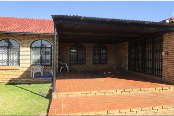 This lovely property situated in Boksburg is a steal, it has 3 bedrooms 2 bathrooms lounge, dining room one ensuite for the main ...