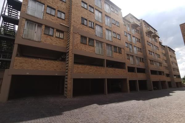 1 bed 1 bath apartment to rent in Ferndale. 2 Parking bays

The interior of the unit includes;
•	Open Plan Kitchen Living ...