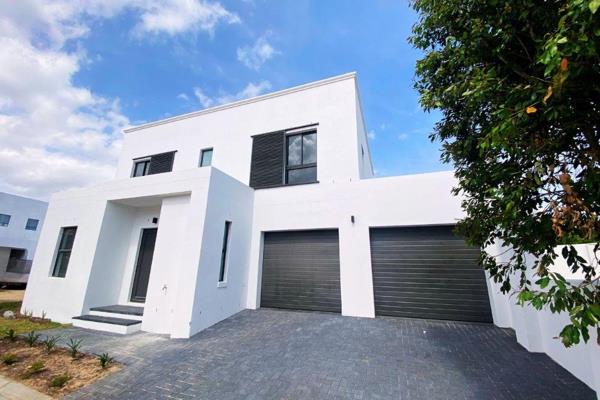 Modern Elegance in a Secure Estate – Your Dream Home Awaits
Situated in a 24-hour manned security estate between the picturesque towns ...