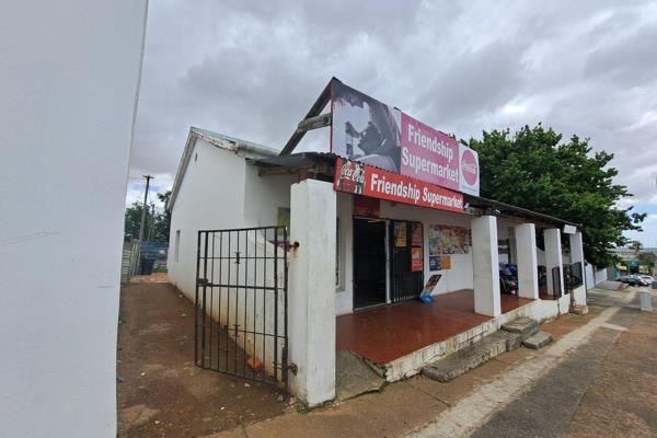 This commercial property consist of two shops and a 2 bedroom home for rental income generation.  Located on a main thorough fare it ...