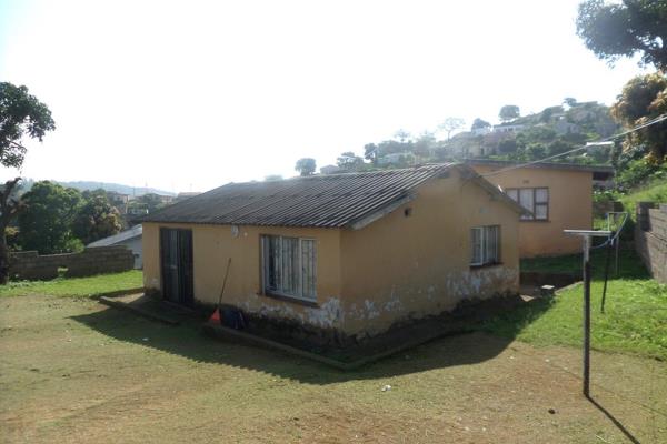 This 4-room house for sale in Umlazi offers the perfect combination of comfort and security. Featuring 2 spacious bedrooms, a lounge ...