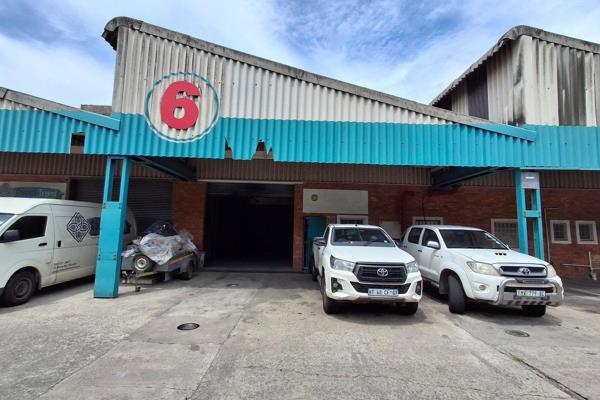 Small industrial space to let in the popular Frame Park Chiselhurst.  This unit offers 3 phase power, fire sprinklers and is well ...