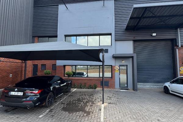 Very neat 590sqm Unit available in Tunney, In a 24/7 secure business park
This unit has ...