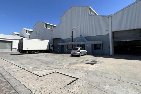 This impressive 982m2 warehouse presents a prime opportunity for businesses seeking a large, high-spec facility with excellent ...