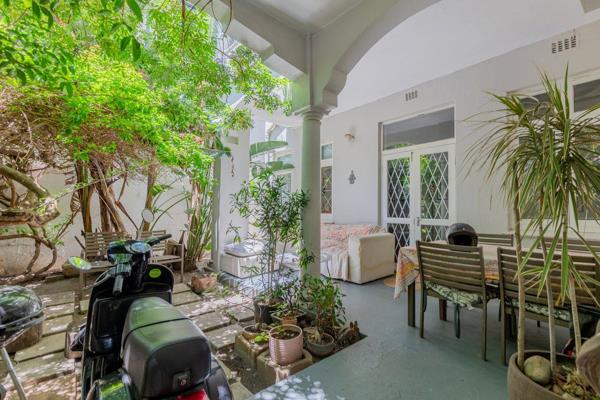 Nestled just meters from Cape Town’s iconic Kloof Street, this delightful Victorian-style apartment block is a rare investment gem. ...