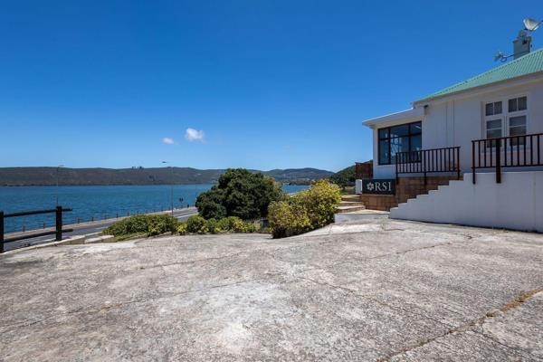 Positioned in the heart of Knysna, this renovated property offers a blend of functionality and charm, set against the breathtaking ...