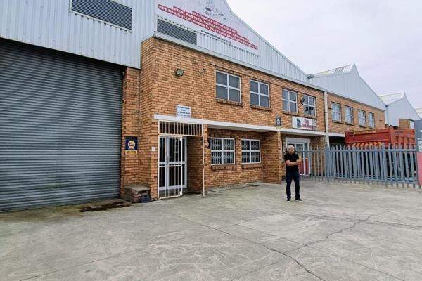 This modern, versatile warehouse offers an ideal space for a variety of commercial and ...