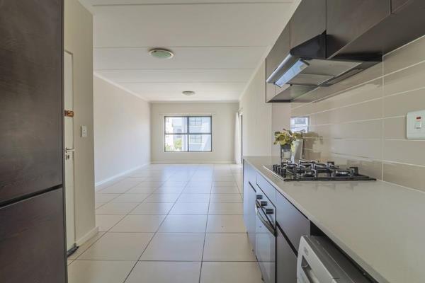 Beautiful, newly repainted 2 bedroom second floor apartment for sale in the sought after Greenstone Ridge Lifestyle Estate.
This beautiful apartment offers the following features:
- The open plan kitchen overlooks a spacious ...