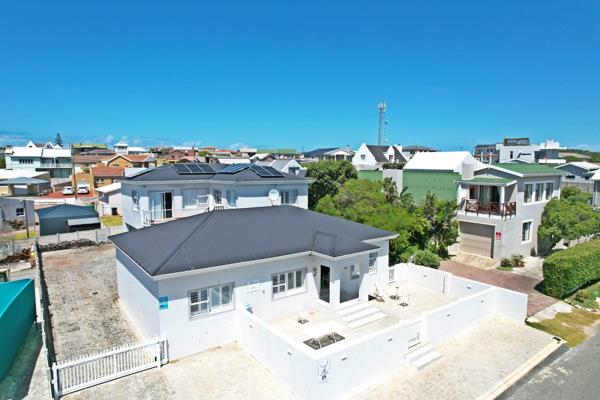 Joint Mandate: Located in a sought-after neighborhood of beautiful Struisbaai, this ...